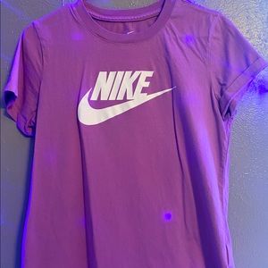 Womens Nike Tee